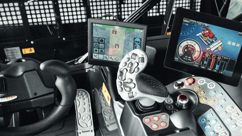 L'unité de commande du cockpit du PistenBully 600 E+.